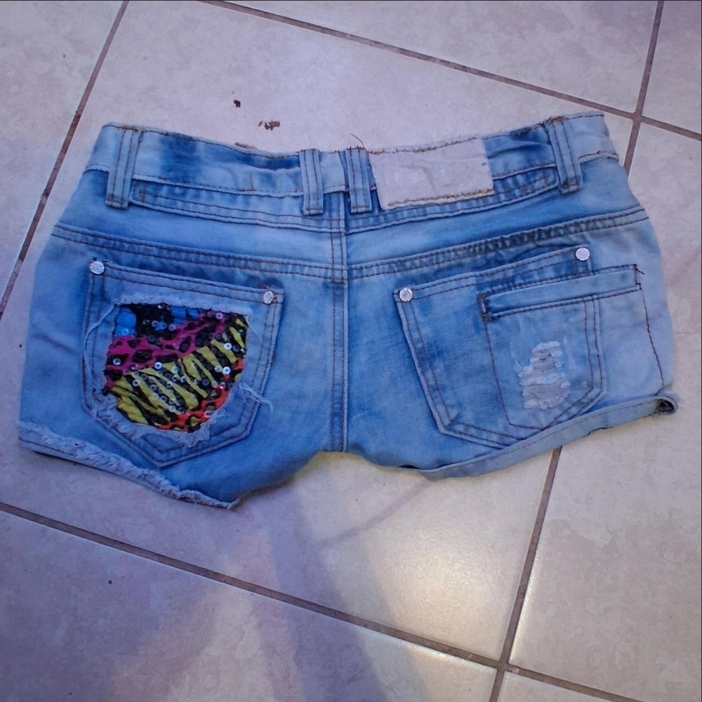 Stylish Blue Denim Women Shorts